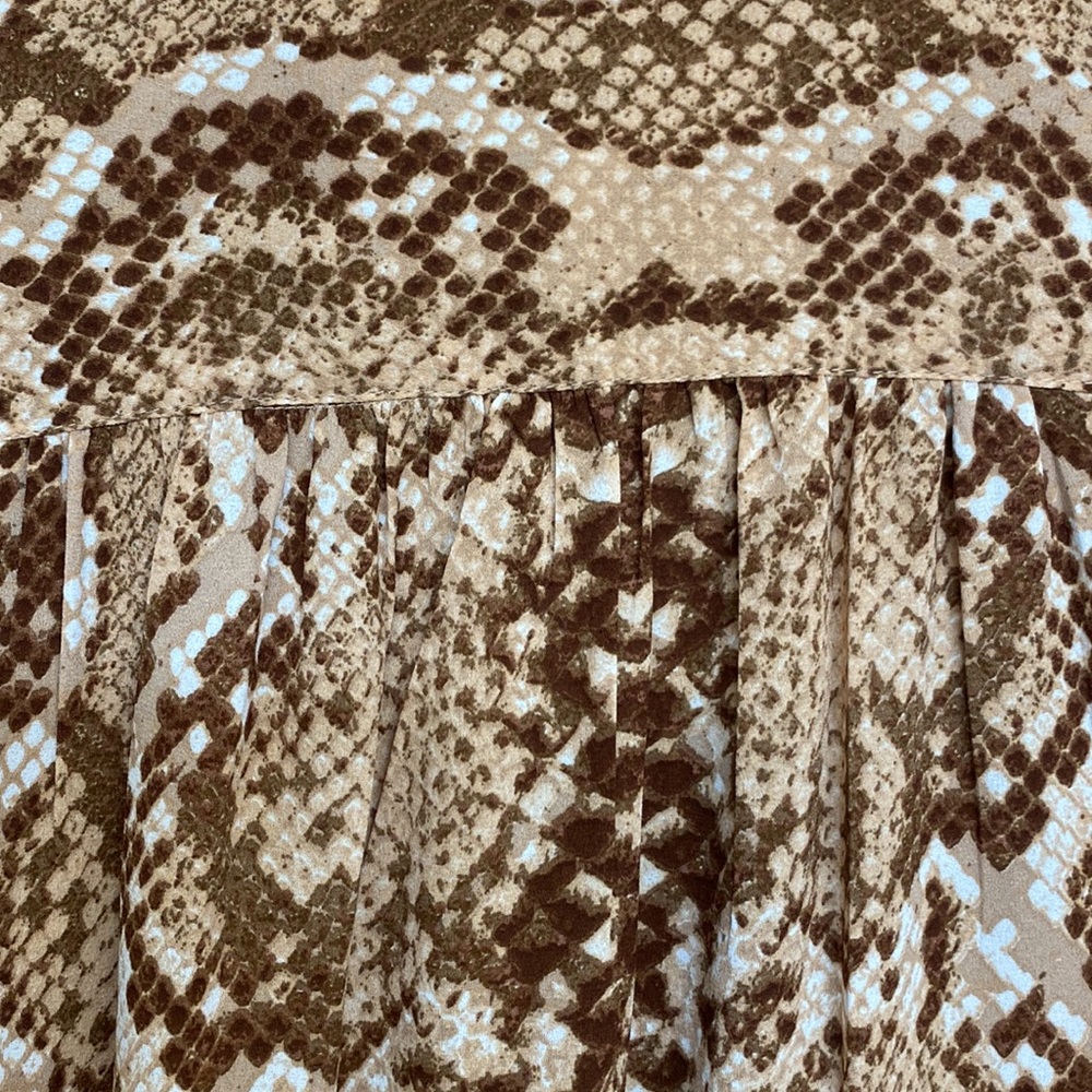 Python printed H&M blouse. - Picture 3 of 4